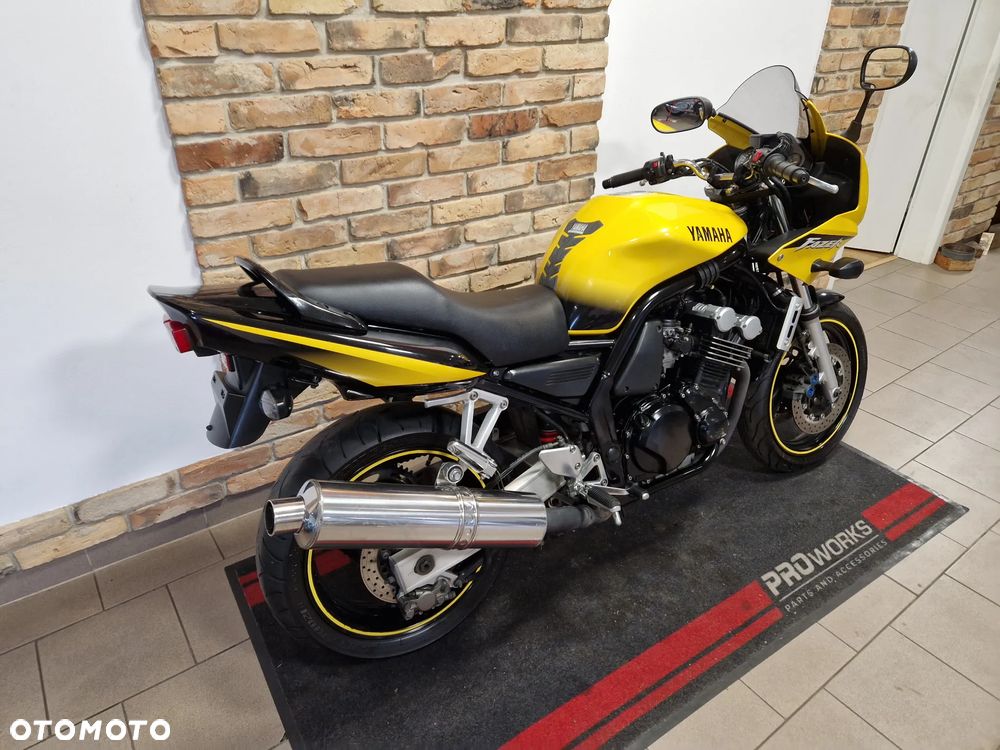 Yamaha FZS - 30