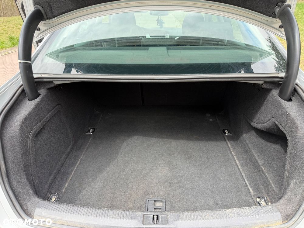 Audi A4 Avant 2.0 TDI DPF Attraction - 11