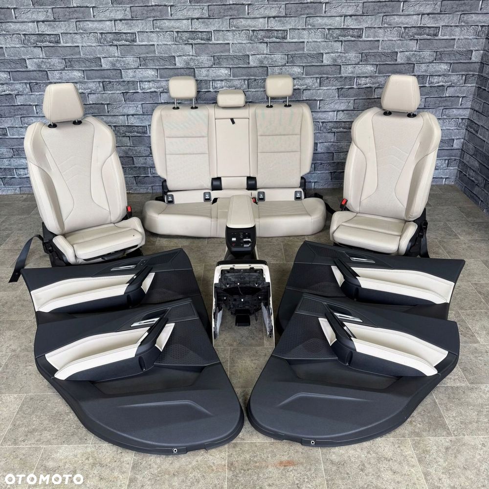 BMW X1 U11 WNĘTRZE FOTELE KANAPA BOCZKI SPORTSITZE SENSATEC OYSTER MANUAL - 1