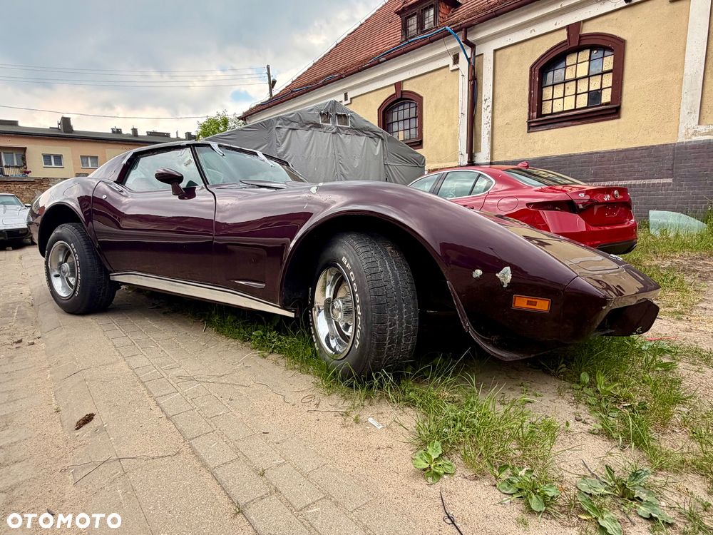 Chevrolet Corvette - 24