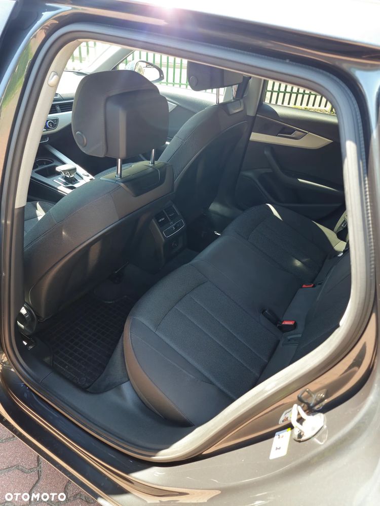 Audi A4 Avant 40 TFSI mHEV Quattro S tronic - 12