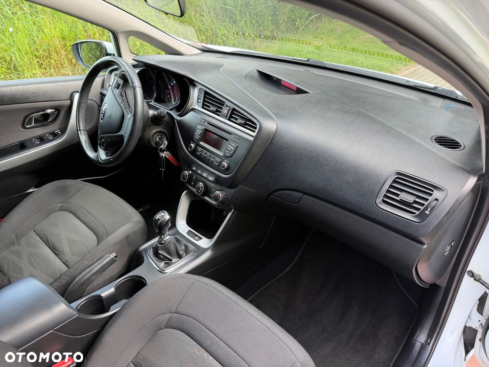 Kia Ceed 1.4 CVVT Dream Team Edition - 12