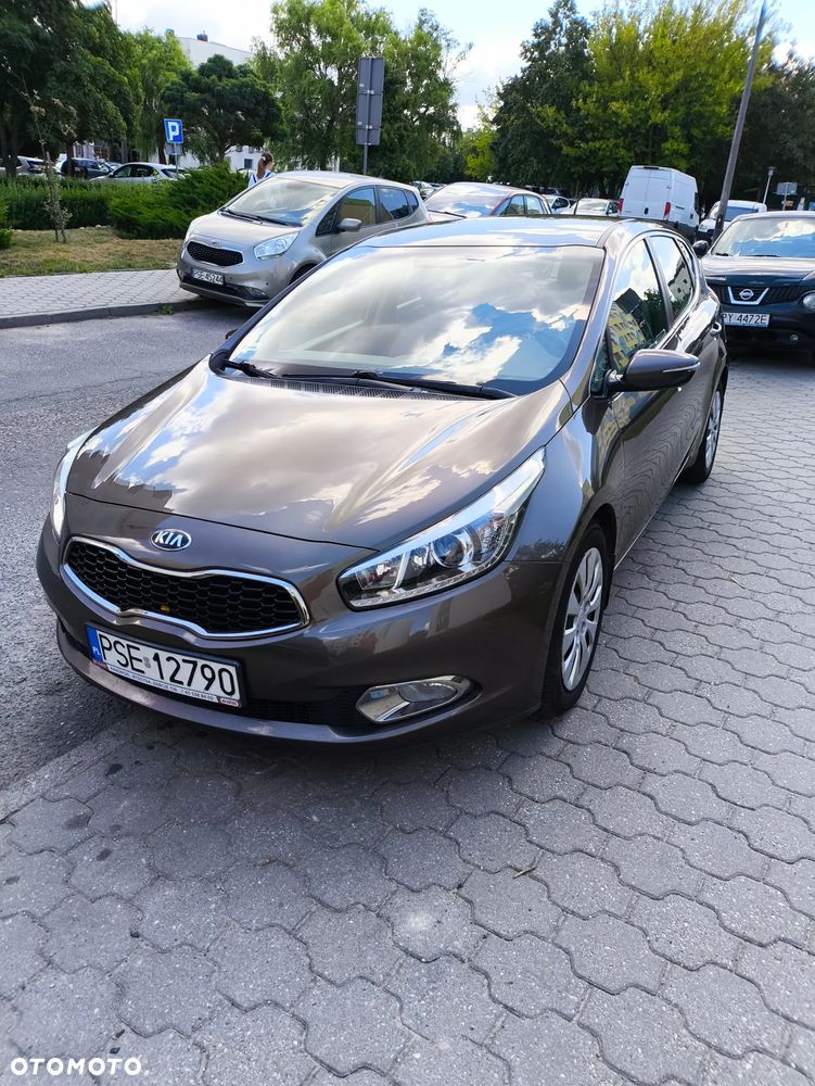 Kia Ceed 1.6 GDI L - 1