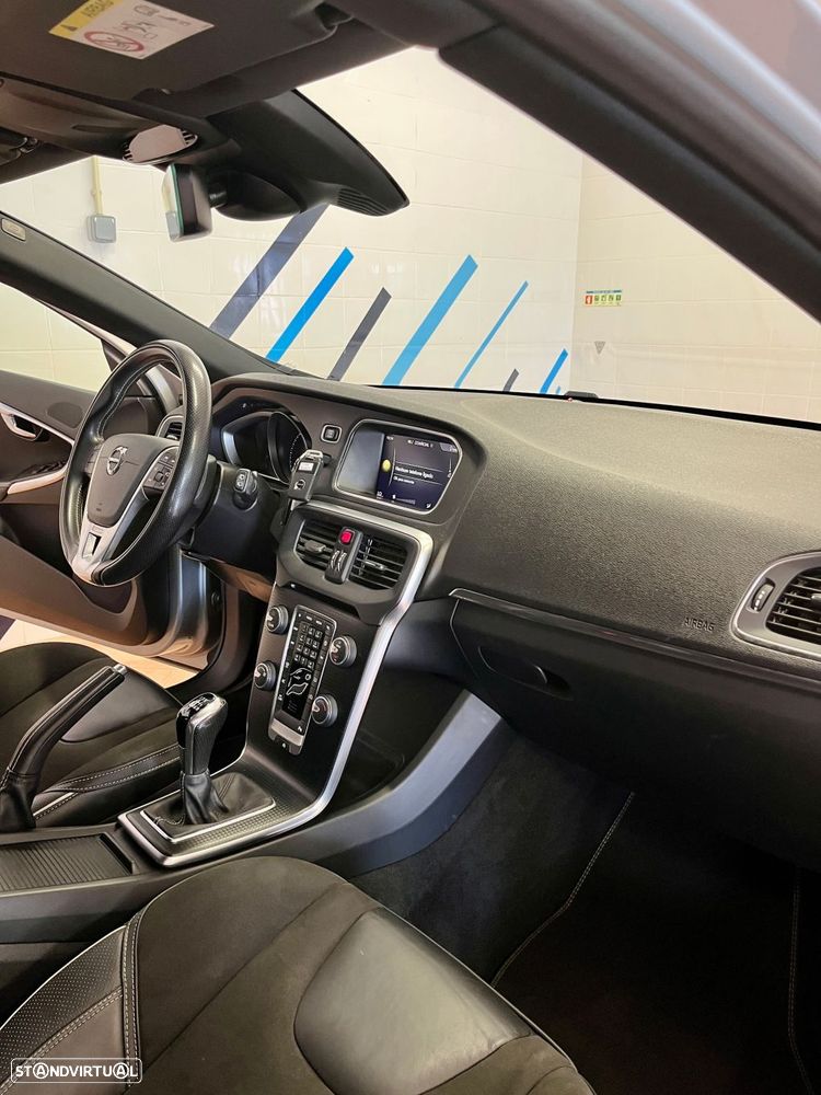Volvo V40 2.0 D2 R-Design Momentum - 22
