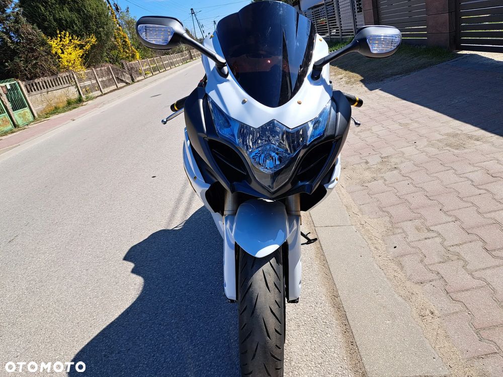 Suzuki GSX 1000 - 10