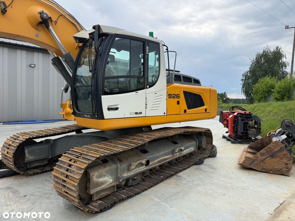 Liebherr R926 - 10