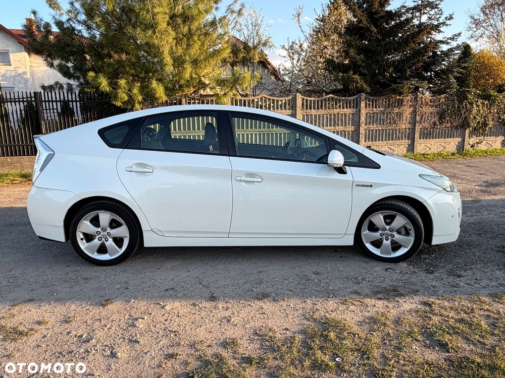 Toyota Prius 1.8 HSD Premium - 6