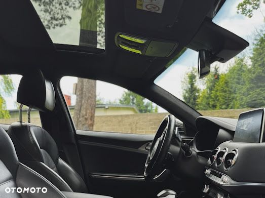 Kia Stinger 3.3 T-GDI V6 GT Prestige Line AWD - 19