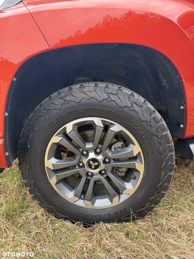 Mitsubishi L200 2.2 d DC Power Instyle Plus - 21