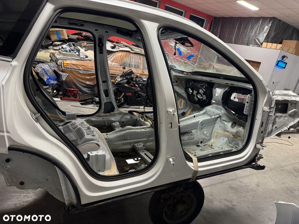 Volvo XC60 II ćwiartka lewa prawa tył wanna słupek 707 - 5