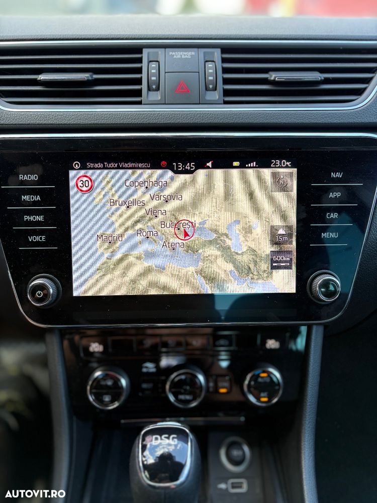 Skoda Superb 2.0 TDI DSG Active - 11