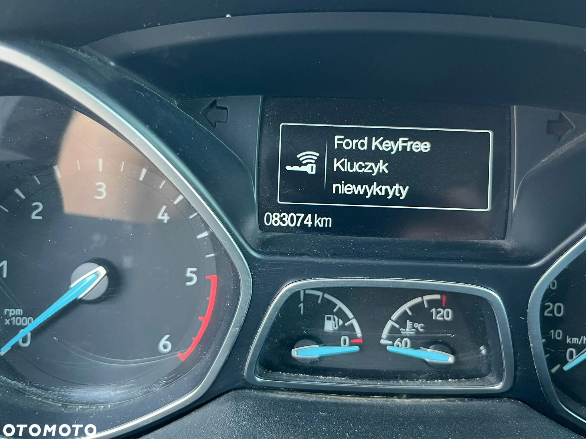 Ford Kuga 2.0 TDCi 2x4 Titanium - 13