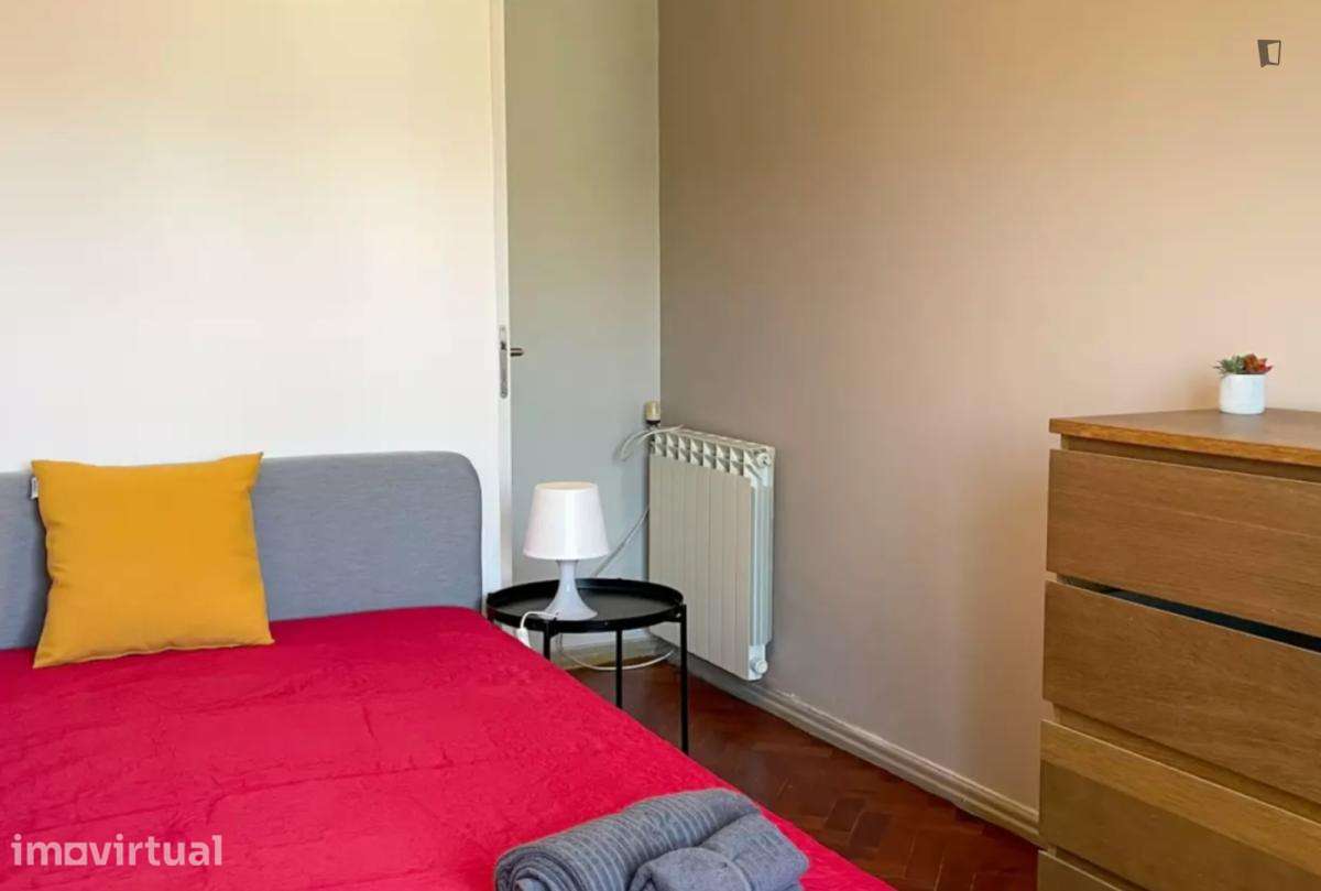 Quarto - localizado em Roma-Areeiro Lisbon - Grande imagem: 2/11