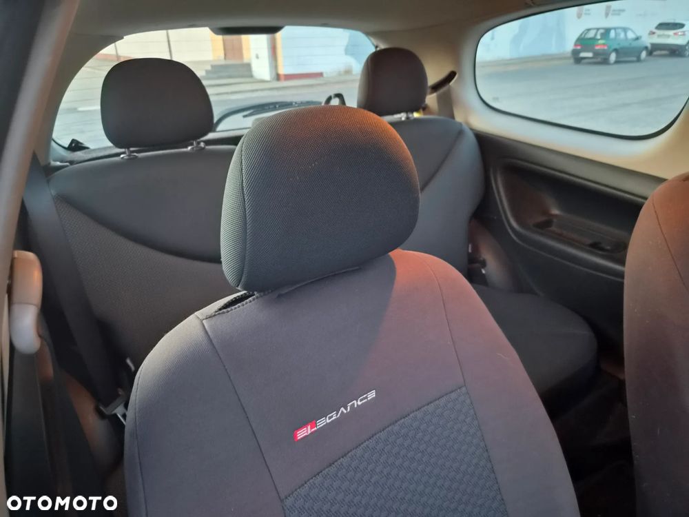 Toyota Yaris - 7
