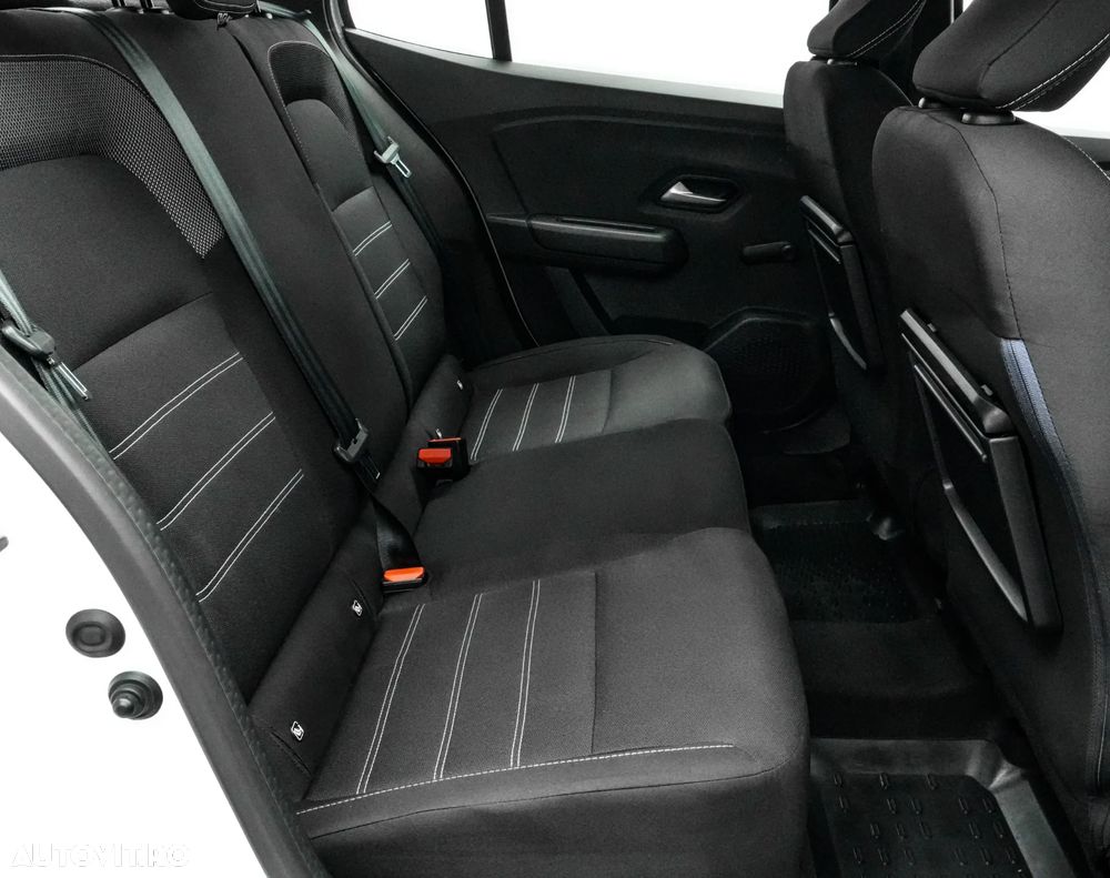 Dacia Logan TCe 90 Essential - 17