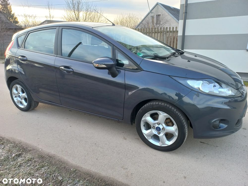 Ford Fiesta - 32