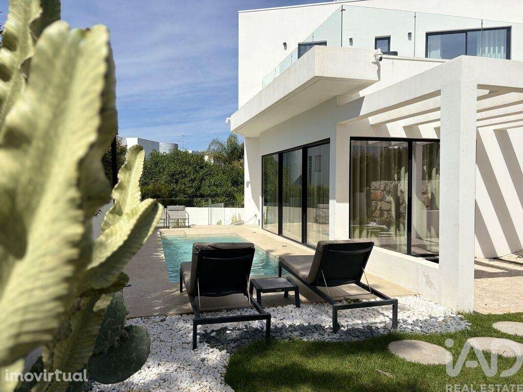 Casa / Villa T3 em Quarteira de 213 m2 - Grande imagem: 3/37