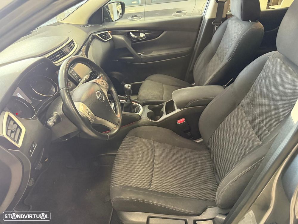 Nissan Qashqai 1.5 dCi N-Connecta 18 - 8