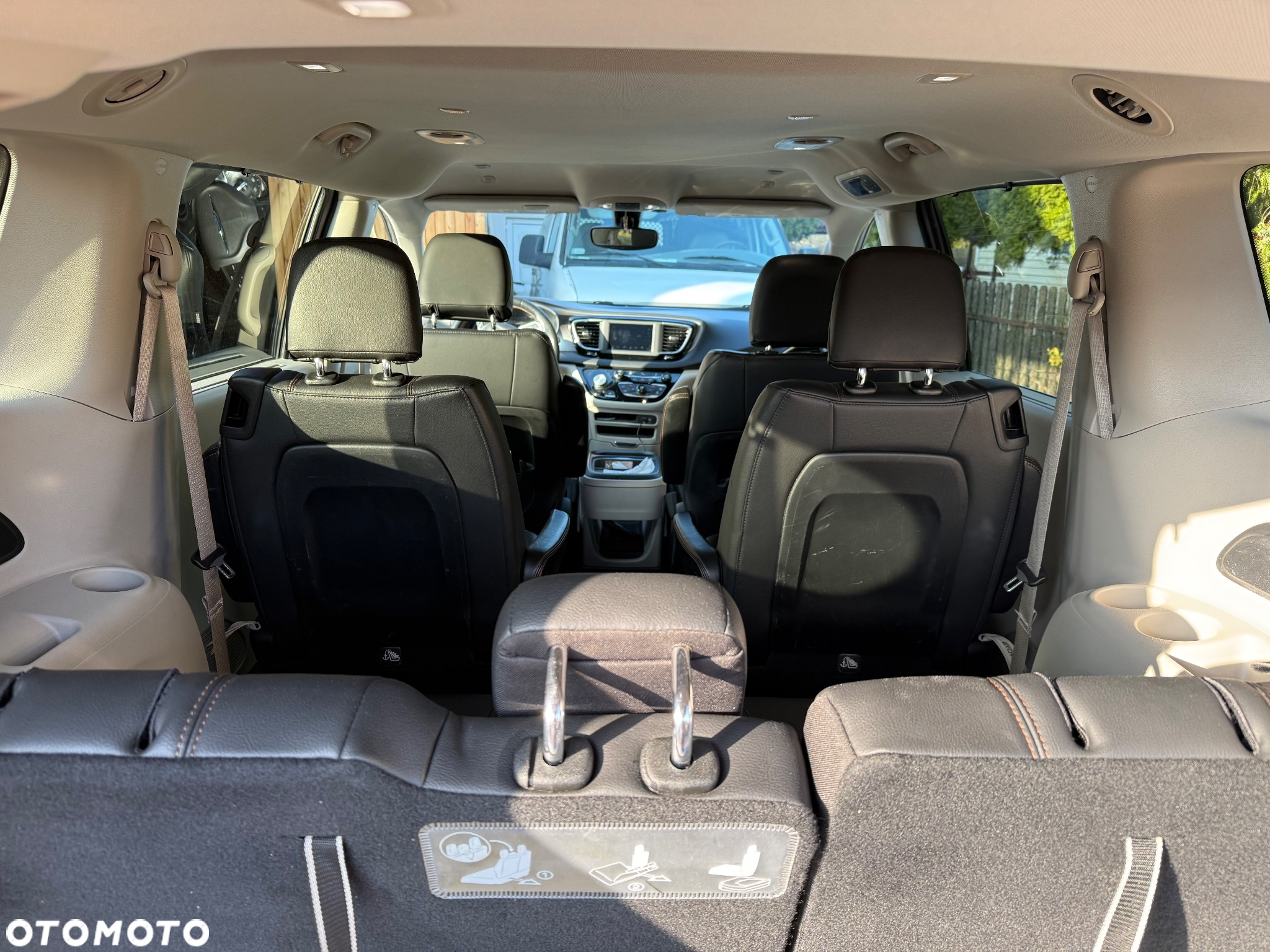 Chrysler Pacifica - 10