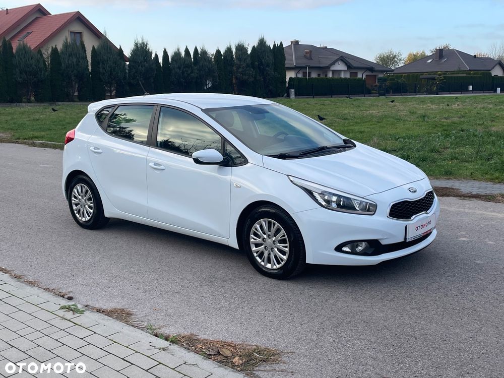 Kia Ceed 1.4 CVVT Attract - 32