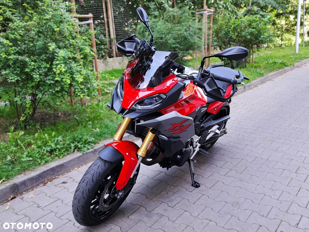BMW XR - 9