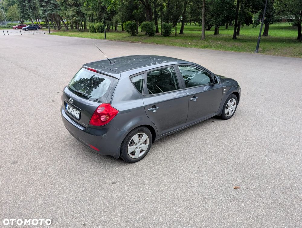 Kia Ceed 1.4 Comfort + - 5