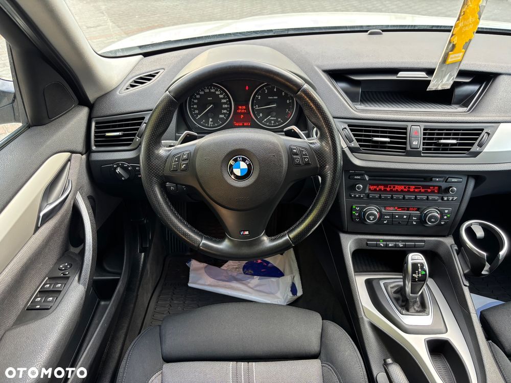 BMW X1 xDrive28i Sport Line - 10