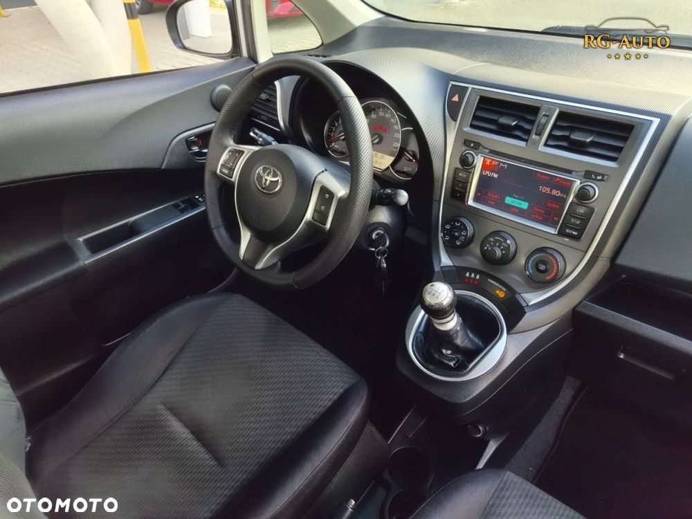 Toyota Verso S - 17