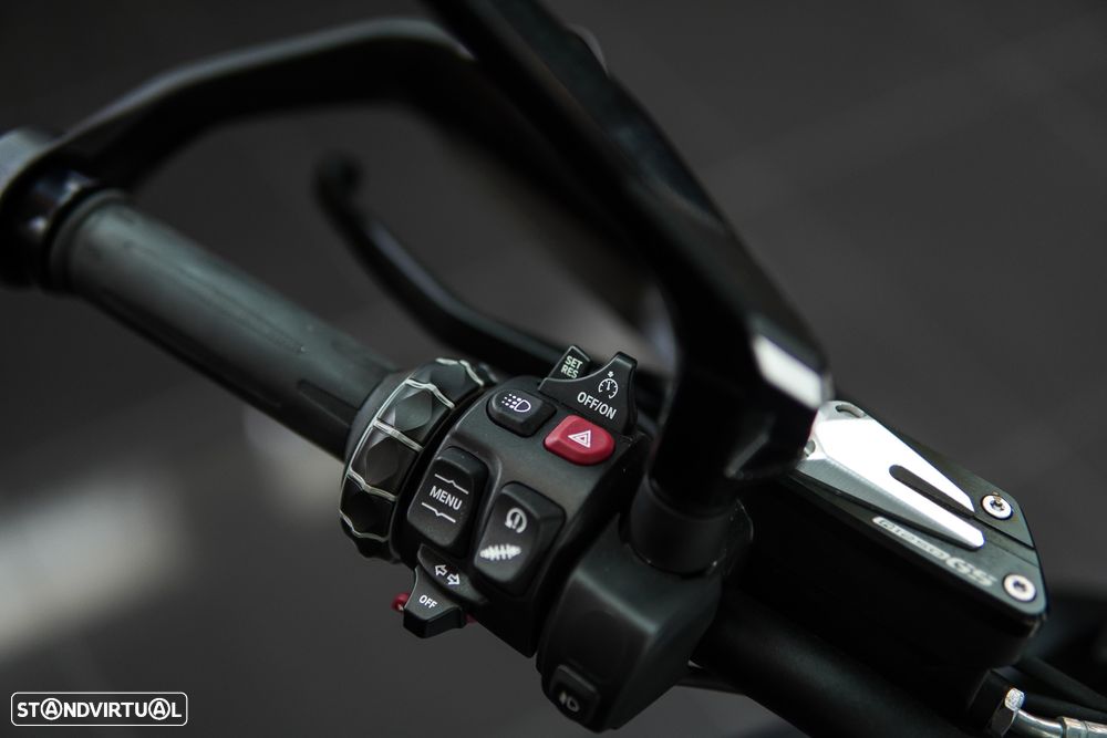 BMW R 1250 GS TRIPLE BLACK Rebaixada - 29