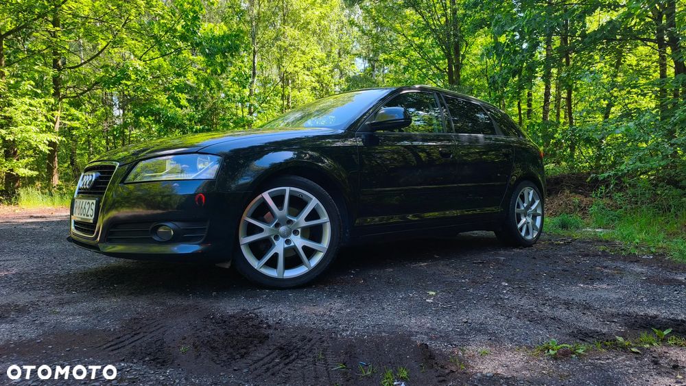 Audi A3 Sportback - 1