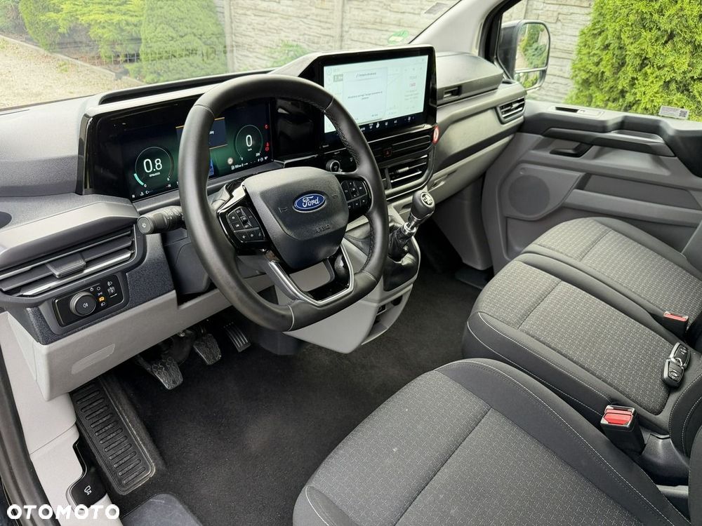 Ford Tourneo Custom - 16