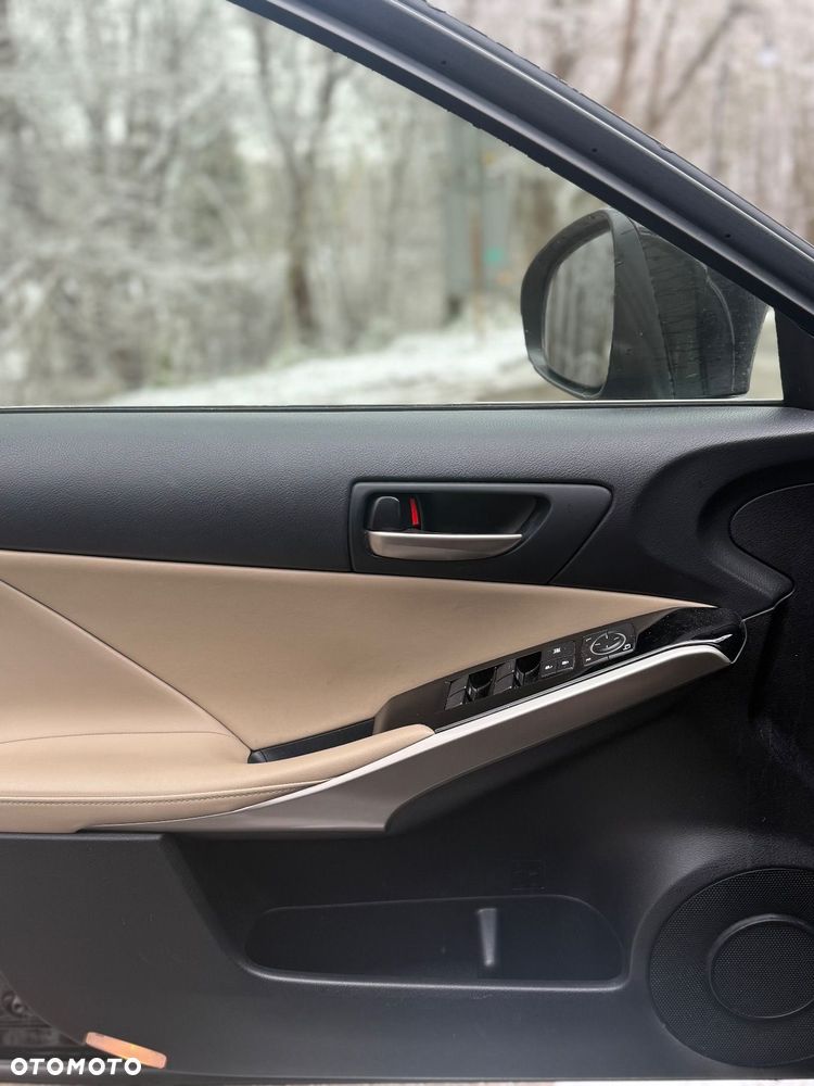 Lexus IS 200t Elegance - 15