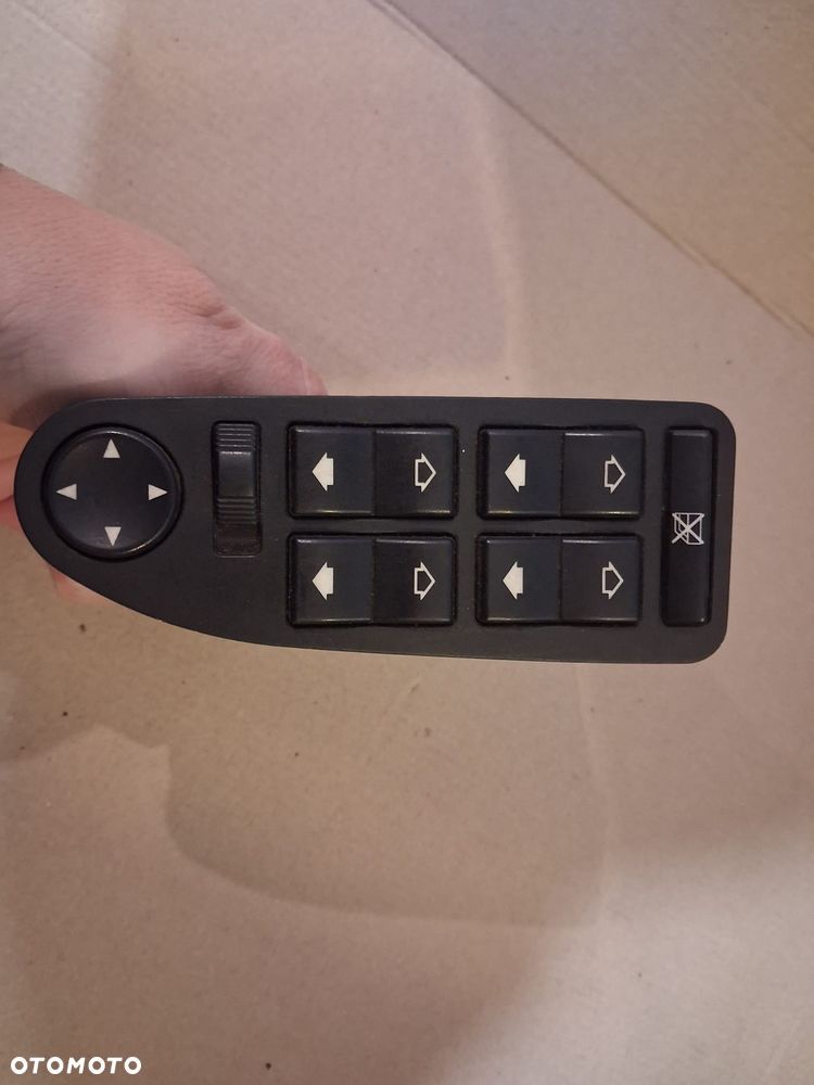 Panel sterowania szyb przełączniki BMW E39  OE - 1