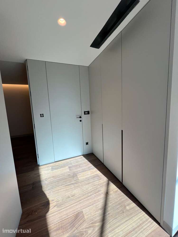 Moradia Luxo T6 Miramar Praia Gaia Piscina 5 Suites Golfe de Miramar - Grande imagem: 4/40