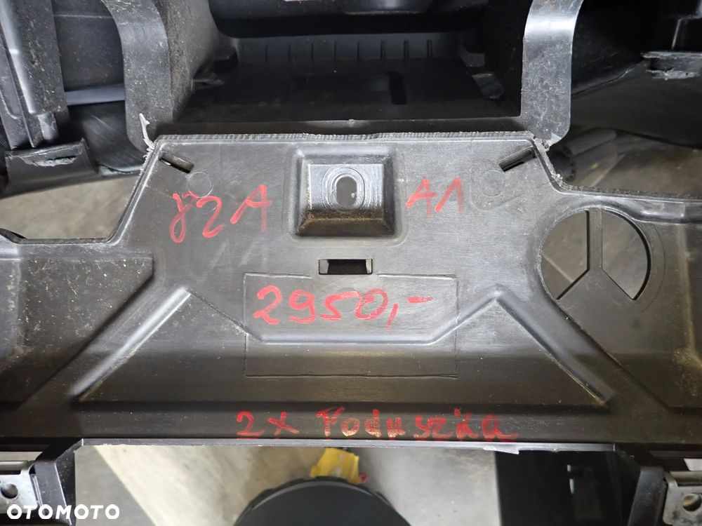 AUDI A1 82A KONSOLA + 2 PODUSZKI ORYGINAŁ - 2