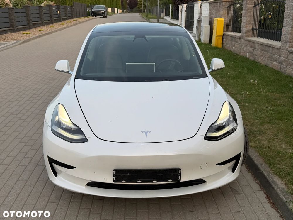 Tesla Model 3 - 17