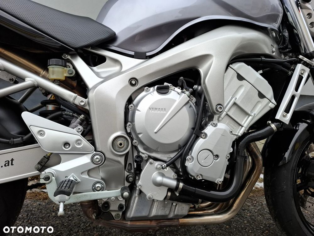 Yamaha FZ6 - 16