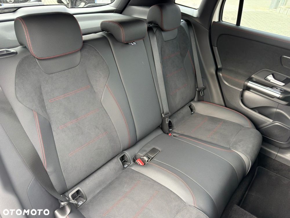 Mercedes-Benz GLA 200 AMG Line - 30