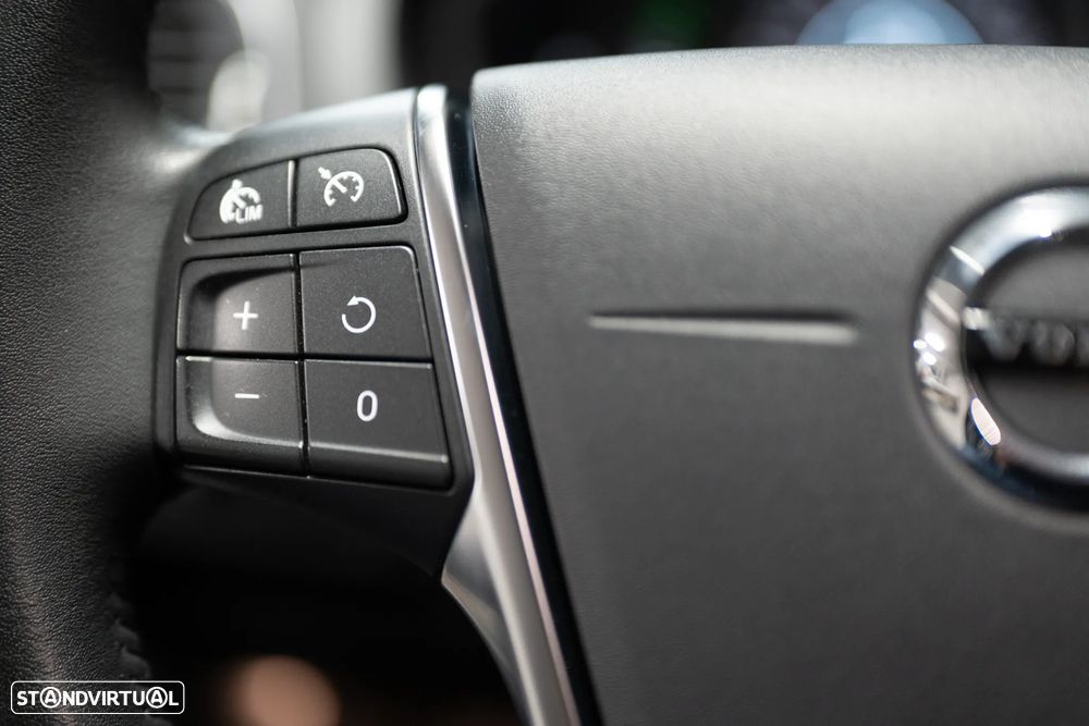 Volvo V40 2.0 D2 Kinetic Geartronic - 28