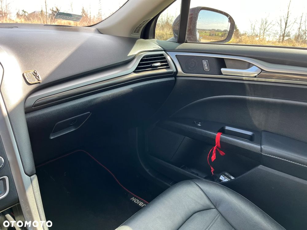 Ford Fusion - 9
