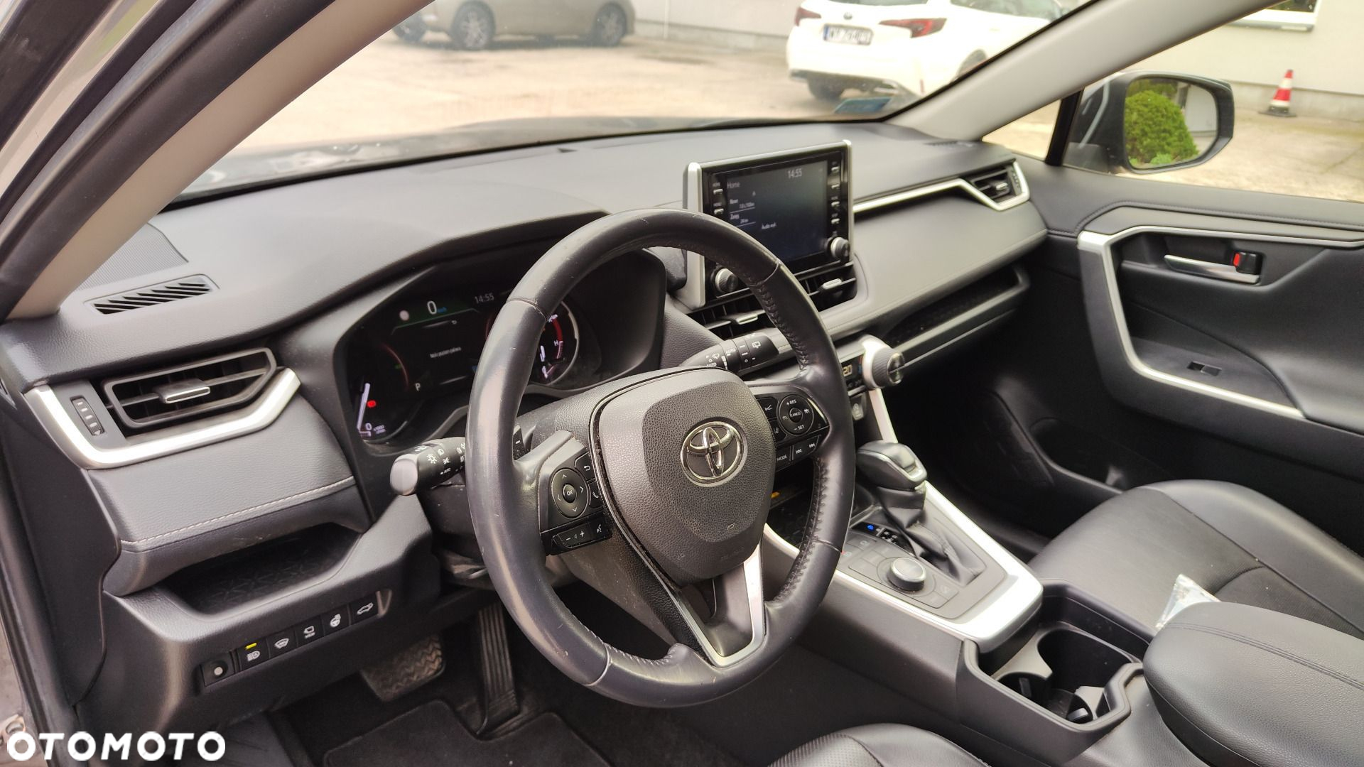 Toyota RAV4 - 8