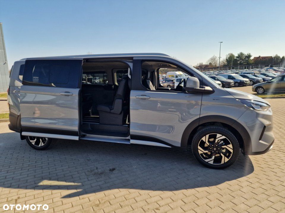 Ford Tourneo Custom - 4