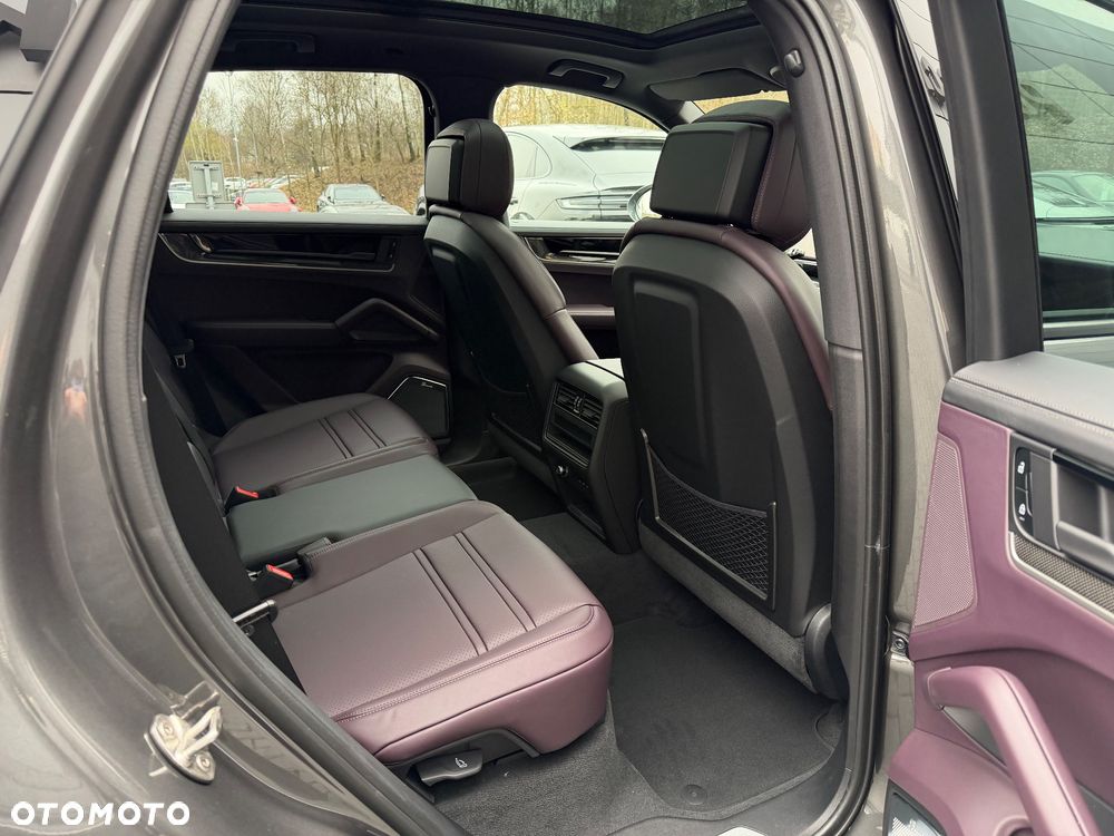 Porsche Cayenne - 12