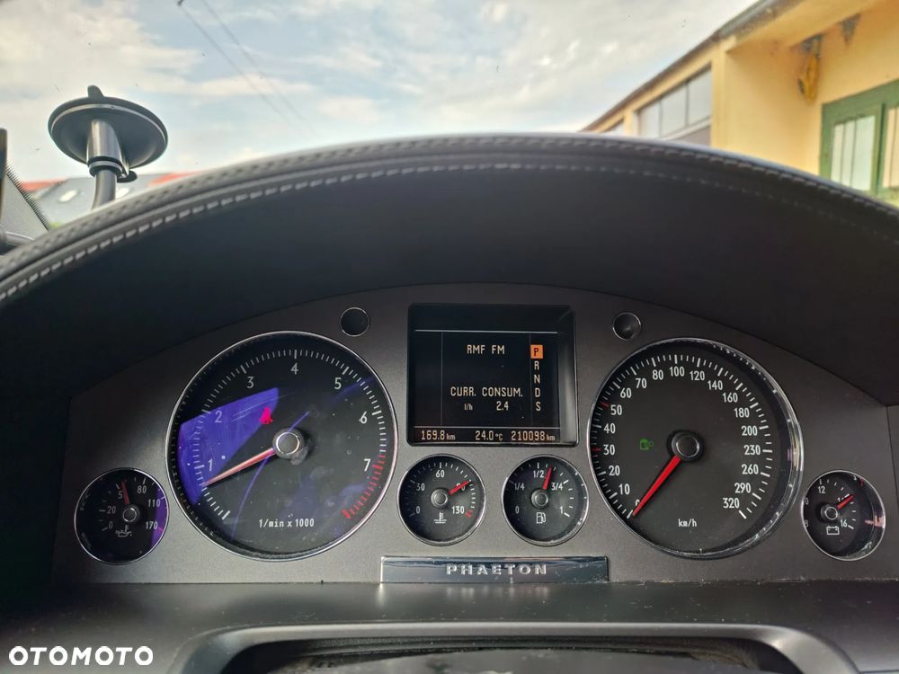 Volkswagen Phaeton 4.2 V8 4Mot (5 os.) - 17