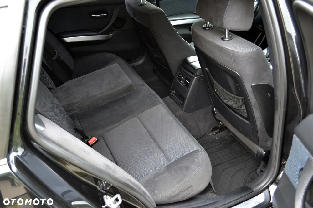 BMW Seria 3 320d xDrive DPF Edition Sport - 8