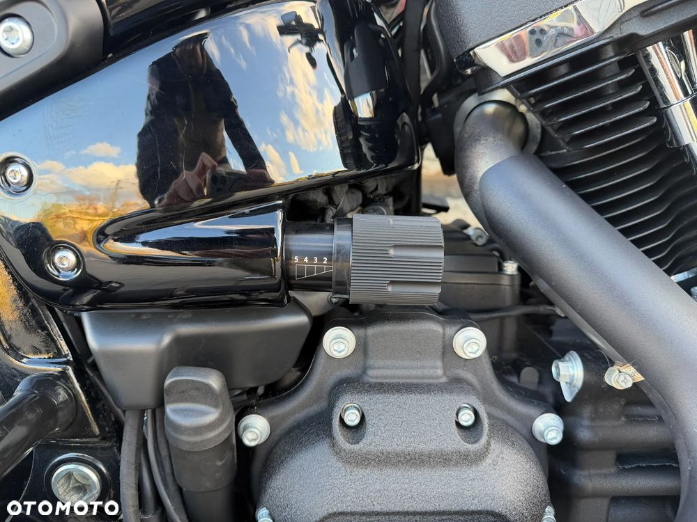 Harley-Davidson Softail Fat Bob - 22