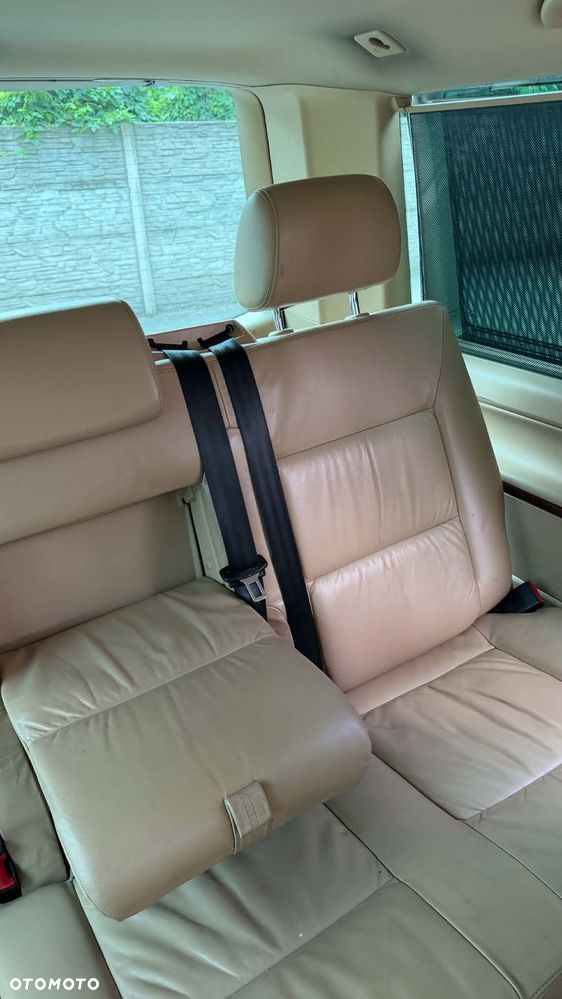 Volkswagen Multivan - 12