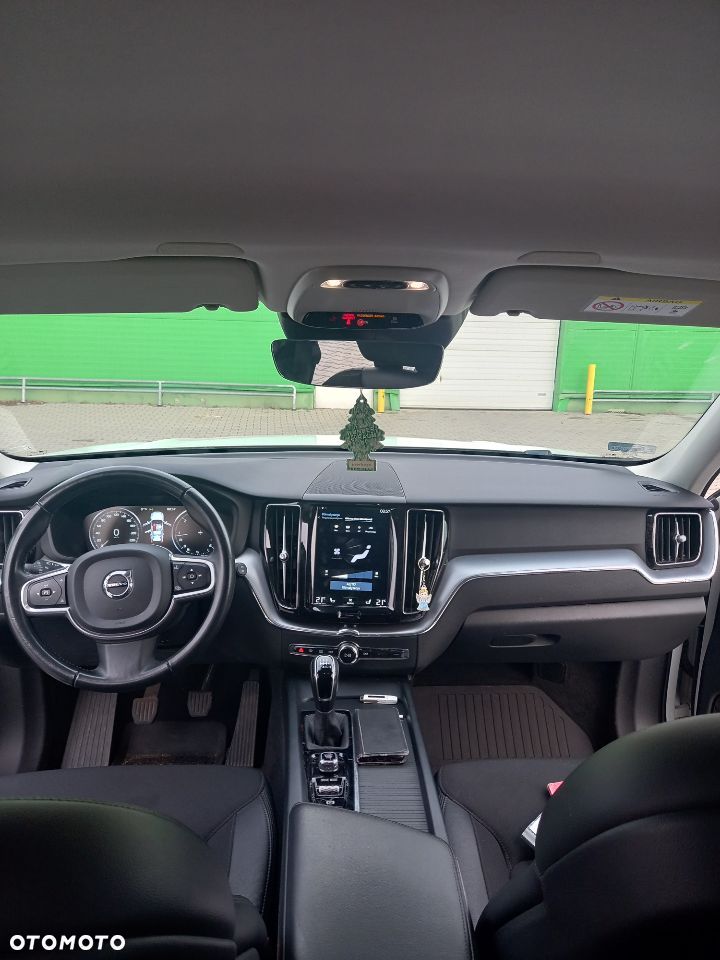 Volvo XC 60 D3 Momentum Pro - 18