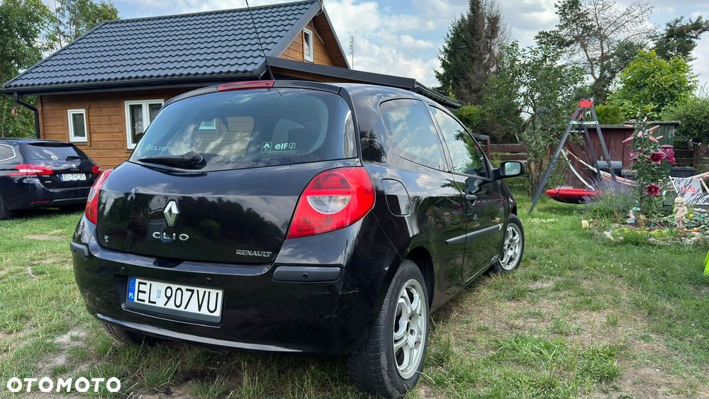 Renault Clio - 8