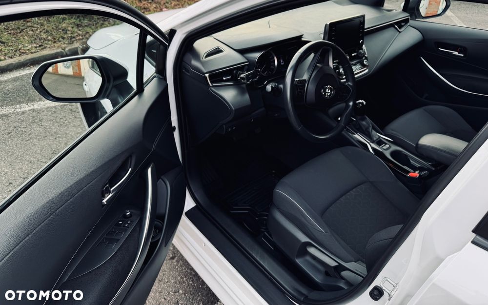 Toyota Corolla 2.0 Hybrid Executive - 19